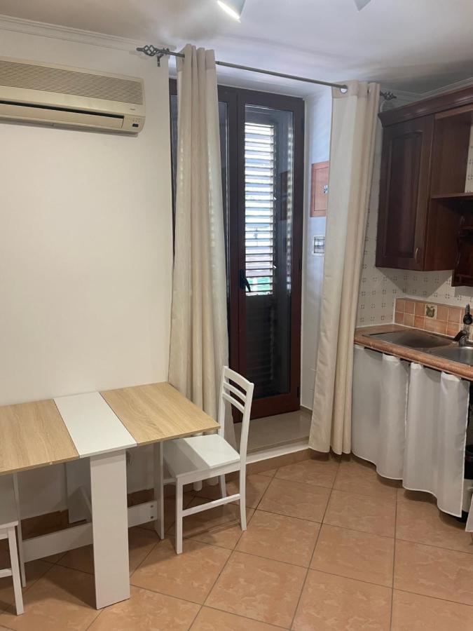 La Maison Del Castello Barletta Buitenkant foto